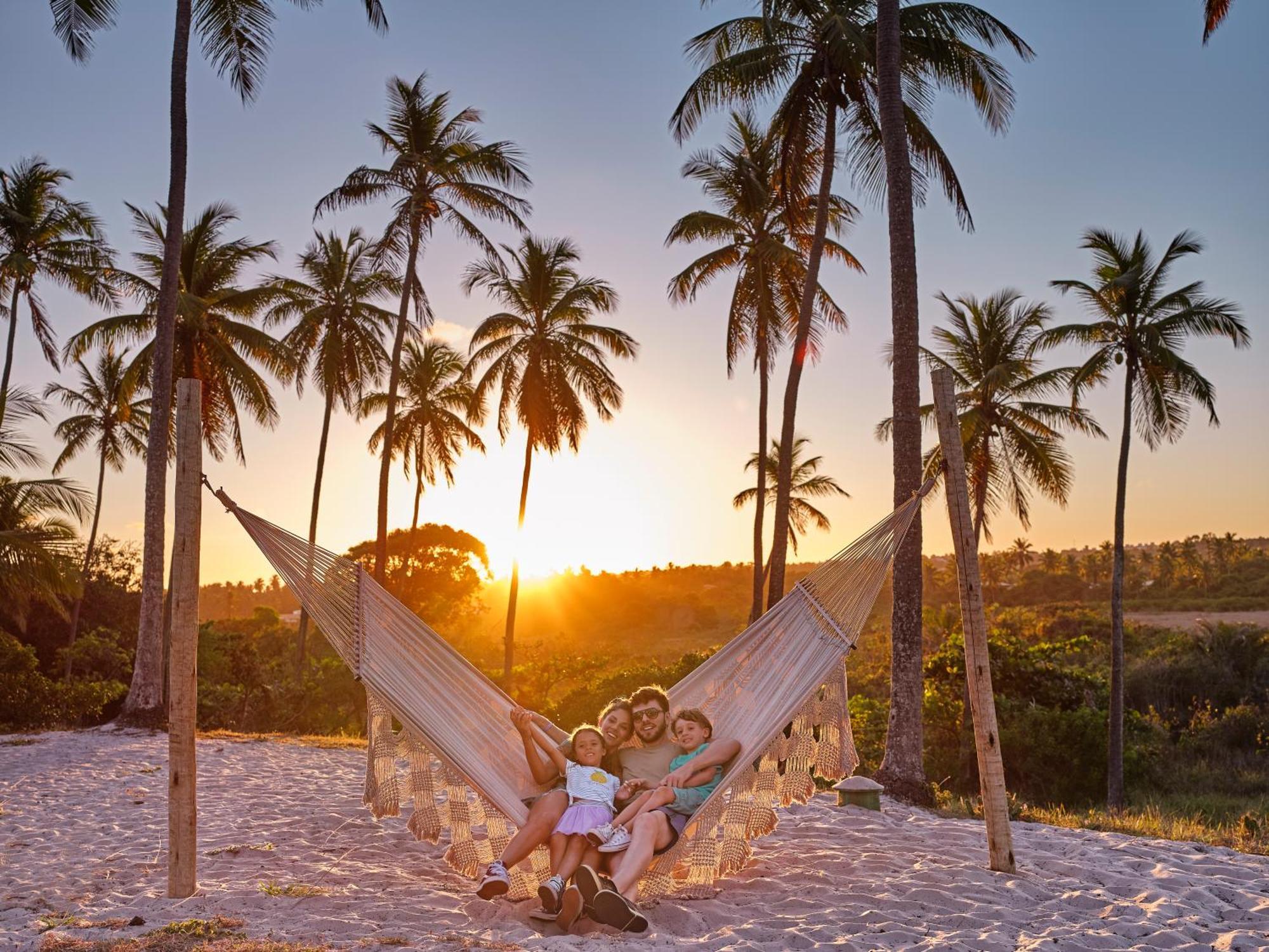 Grand Palladium Imbassai Resort & Spa Exterior photo Sunset at the beach